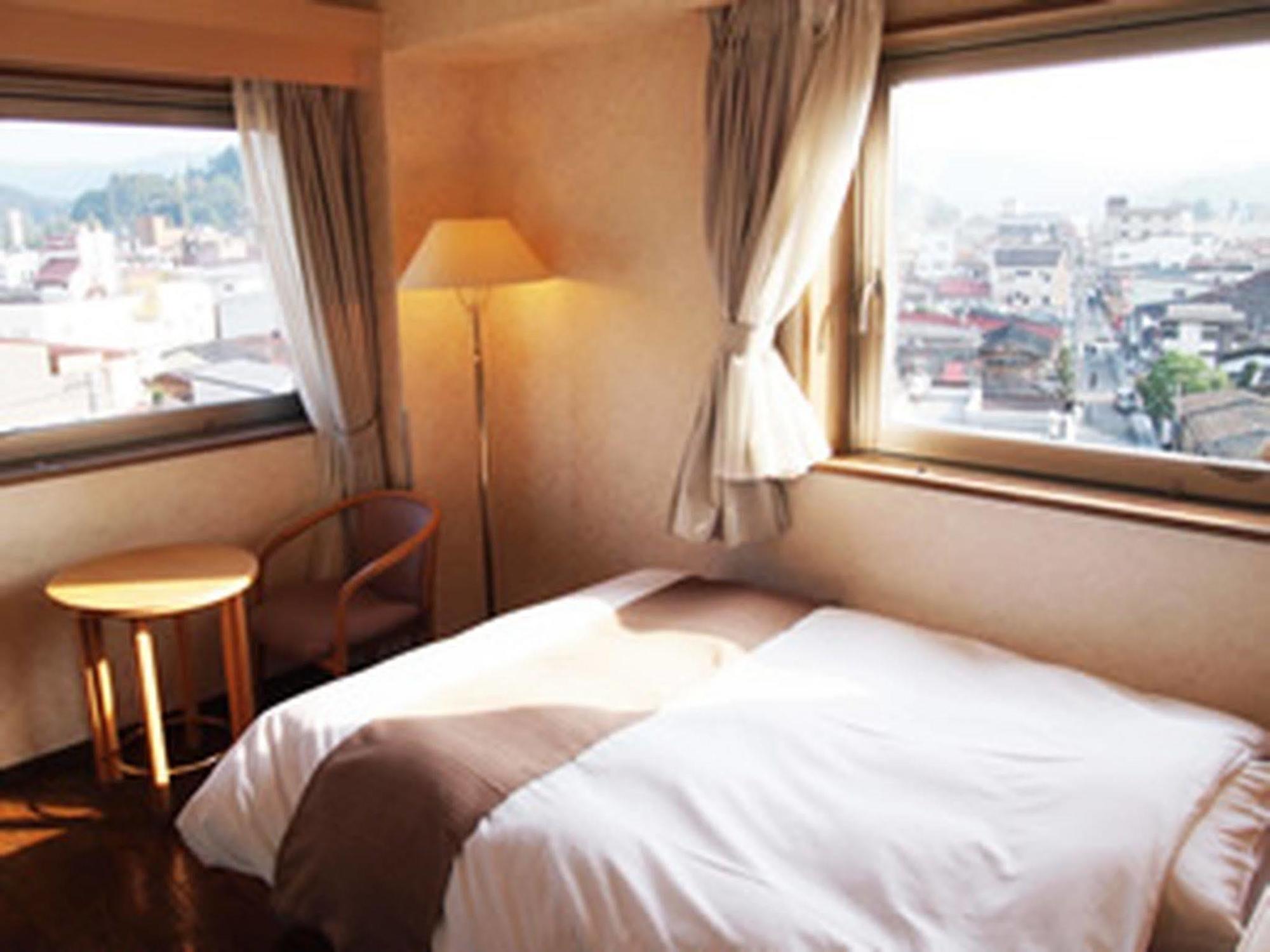 Takayama City Hotel Four Seasons Zewnętrze zdjęcie