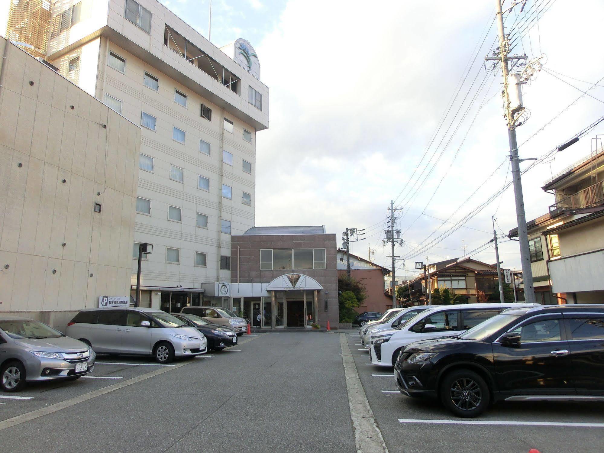 Takayama City Hotel Four Seasons Zewnętrze zdjęcie